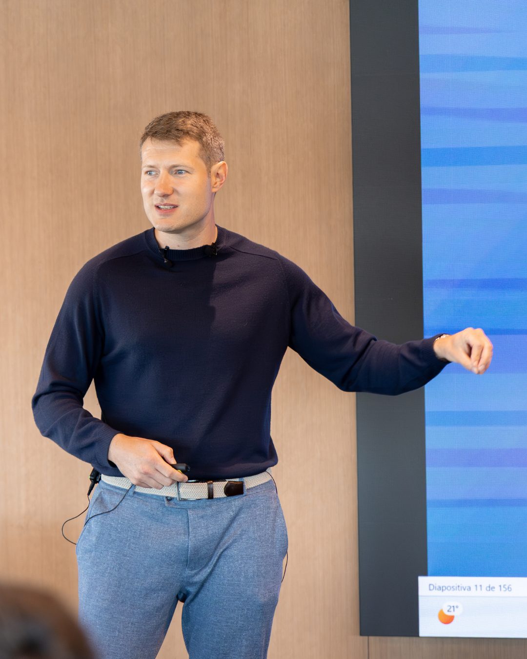 Nicolas leading an in-house AI workshop for a finance team